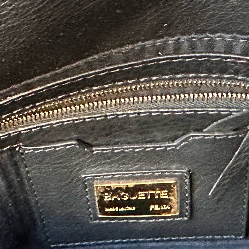 Fendi BAGUETTE LEATHER HANDBAG - Picture 10 of 16